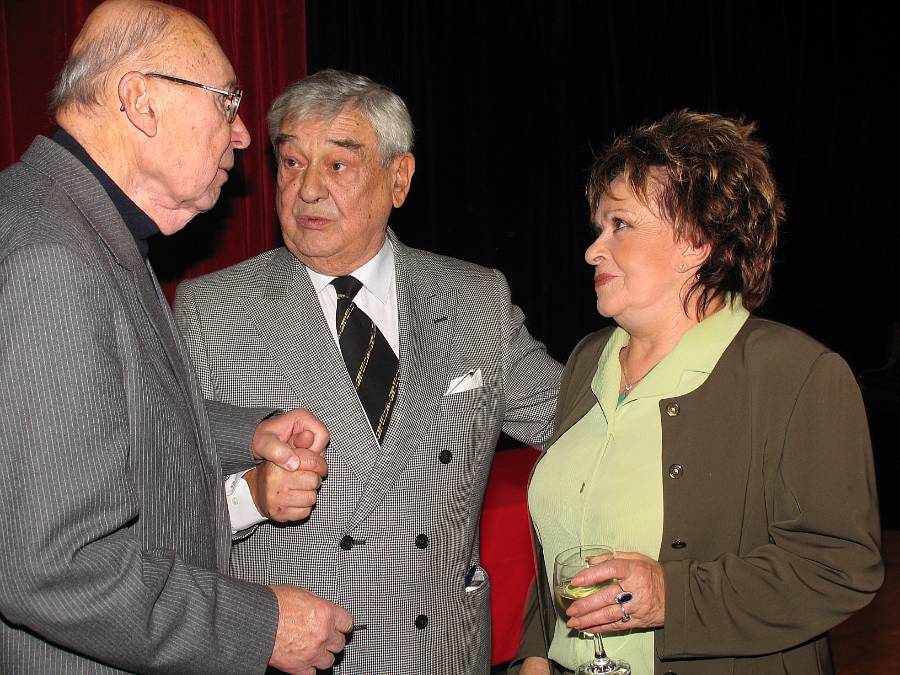 Patřil k hercům, kteří strávili pracovní léto v obci Višňová. Skvělý herec Josef Vinklář však mezi kolegy moc oblíbený nebyl