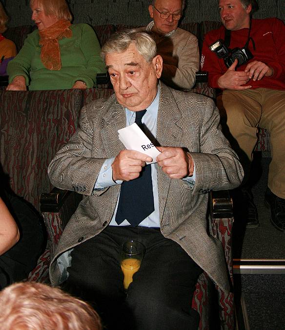 Patřil k hercům, kteří strávili pracovní léto v obci Višňová. Skvělý herec Josef Vinklář však mezi kolegy moc oblíbený nebyl