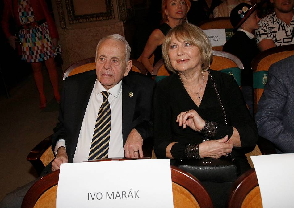 Tato herečka byla královnou českého filmu dlouhá léta. Ačkoliv dnes zůstává v pozadí, její legendární role zůstaly
