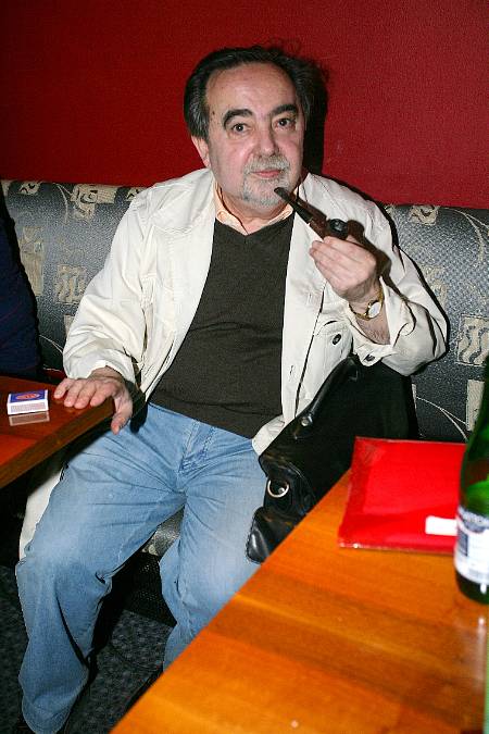 Na svět přišel jako Július, ale nakonec z něj byl Dušan a o iluze přišel dříve, než jeho Básníci