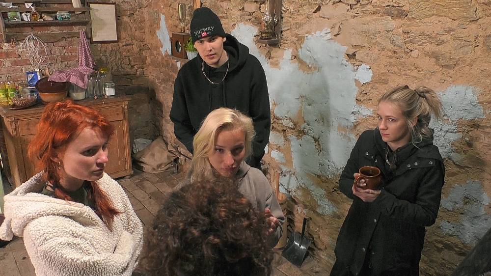 Farmáře ruší chrápaní, to by chtělo více zabrat přes den. A zase se vše točí kolem Mary