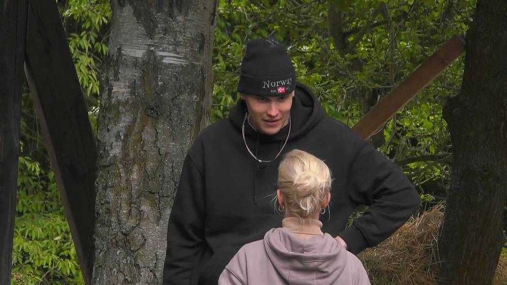 Farmáře ruší chrápaní, to by chtělo více zabrat přes den. A zase se vše točí kolem Mary
