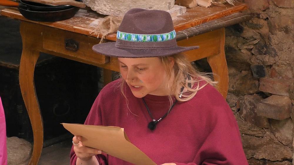 Farmáře ruší chrápaní, to by chtělo více zabrat přes den. A zase se vše točí kolem Mary