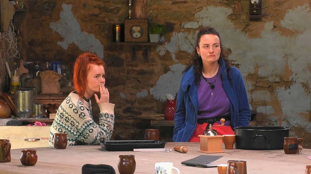 Farmáře ruší chrápaní, to by chtělo více zabrat přes den. A zase se vše točí kolem Mary