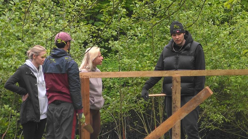 Farmáře ruší chrápaní, to by chtělo více zabrat přes den. A zase se vše točí kolem Mary