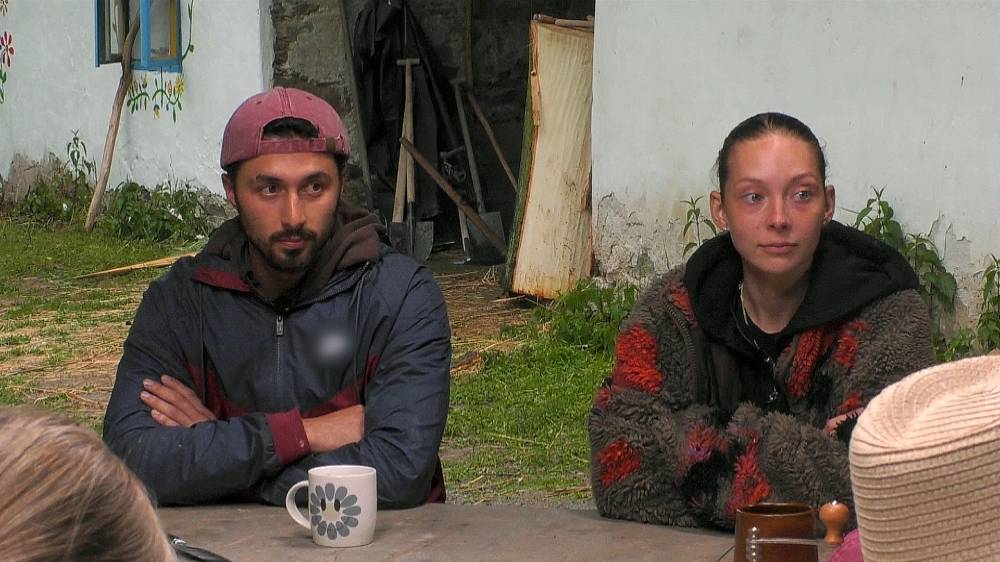 Farmáře ruší chrápaní, to by chtělo více zabrat přes den. A zase se vše točí kolem Mary