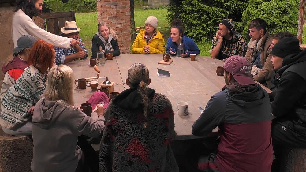 Farmáře ruší chrápaní, to by chtělo více zabrat přes den. A zase se vše točí kolem Mary