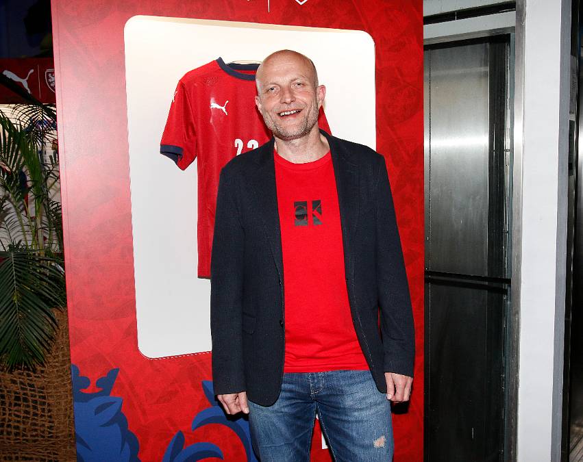 Herec ze seriálu Slunečná Jiří Ployhar má novou přítelkyni