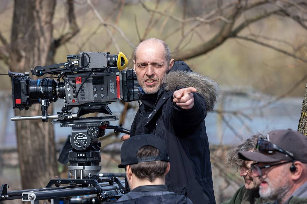 Zločin na dobré cestě: Podzimní novinka České televize má být detektivka kořeněná humorem