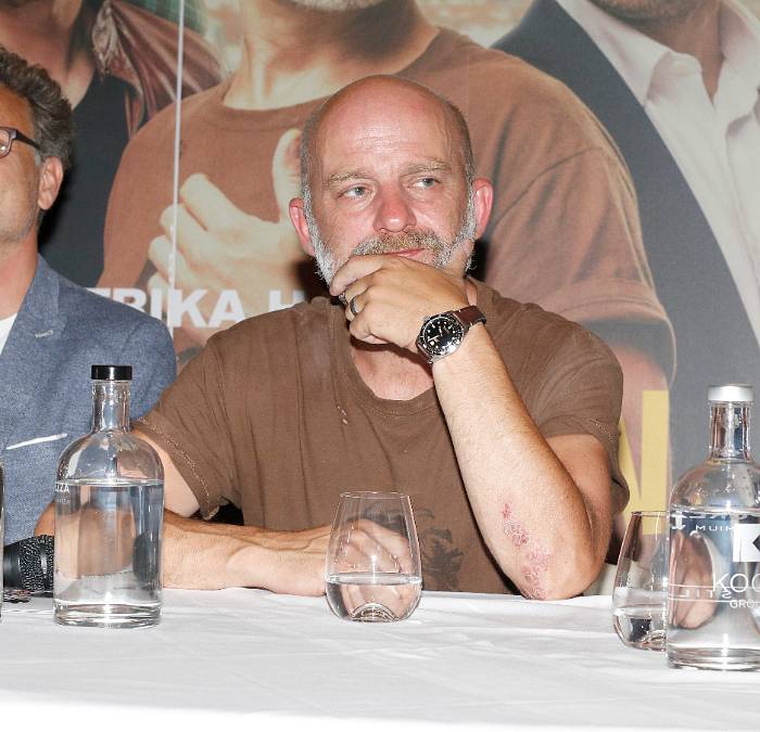 Film, kde se svlékne David Švehlík, Martin Hofmann i Hynek Čermák