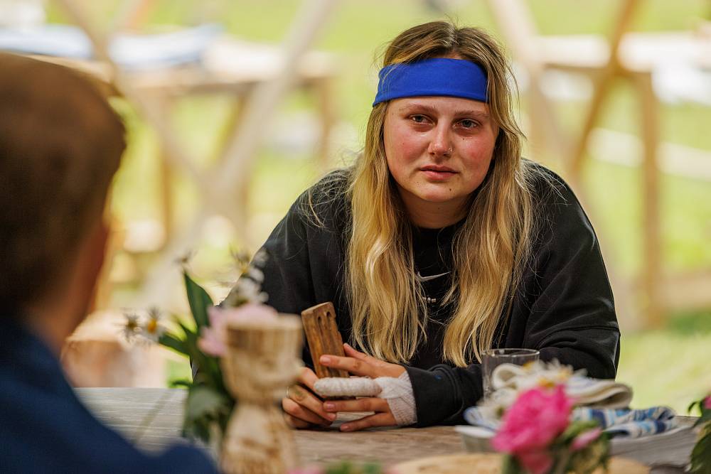 Na farmu dorazil známý kuchař a „celebrity“. Veve půjde opět spát do lesa