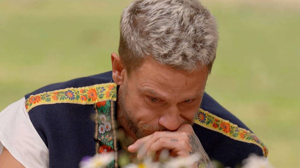 Na Farmu dorazil pošťák s dopisy z domova a i mrcha Kateřina zjihla, když zjistila že má Adam milující rodinu