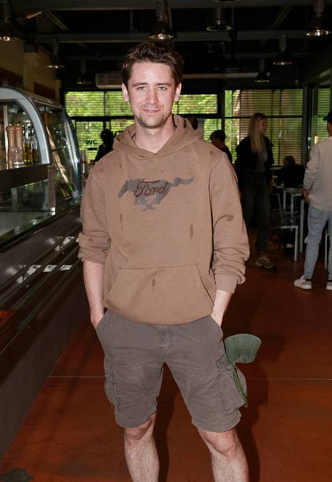 Jan Komínek z Kamarádů je zamilovaný. Randí s modelkou.