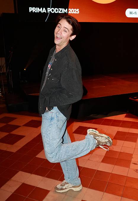 Jan Komínek z Kamarádů je zamilovaný. Randí s modelkou.