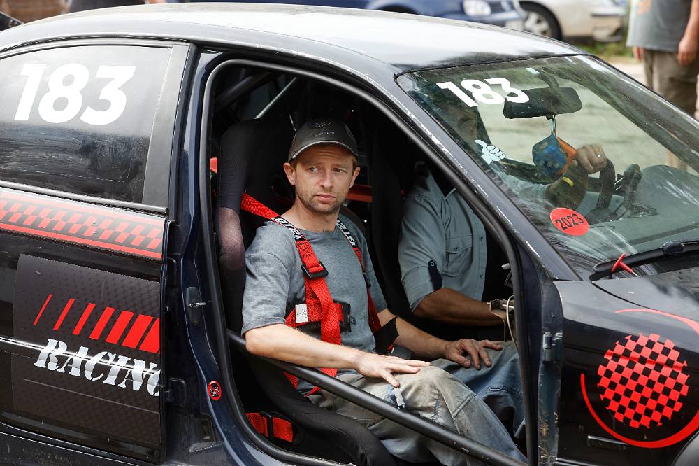 Seriál Polabí: Homolkovi by bledli závistí – tihle dva umí cirkus i bez dětí