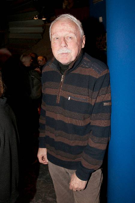 Film plný skvělých hlášek. Podíváte se v něm do sklepa i na půdičku.