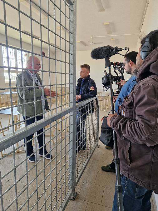 Tváří v tvář trestancům. Tentokrát o životě vězeňských dozorců v českých věznicích