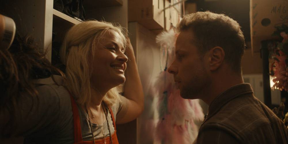 Podzimní filmová pecka: Když jde o vnuka, stárnoucí hlava rodiny motivuje své děti pěknou sumičkou