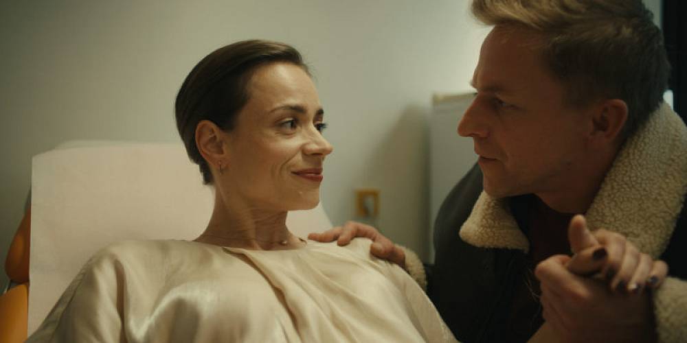 Podzimní filmová pecka: Když jde o vnuka, stárnoucí hlava rodiny motivuje své děti pěknou sumičkou