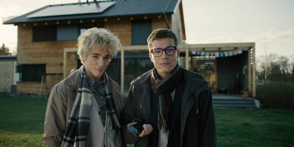 Podzimní filmová pecka: Když jde o vnuka, stárnoucí hlava rodiny motivuje své děti pěknou sumičkou