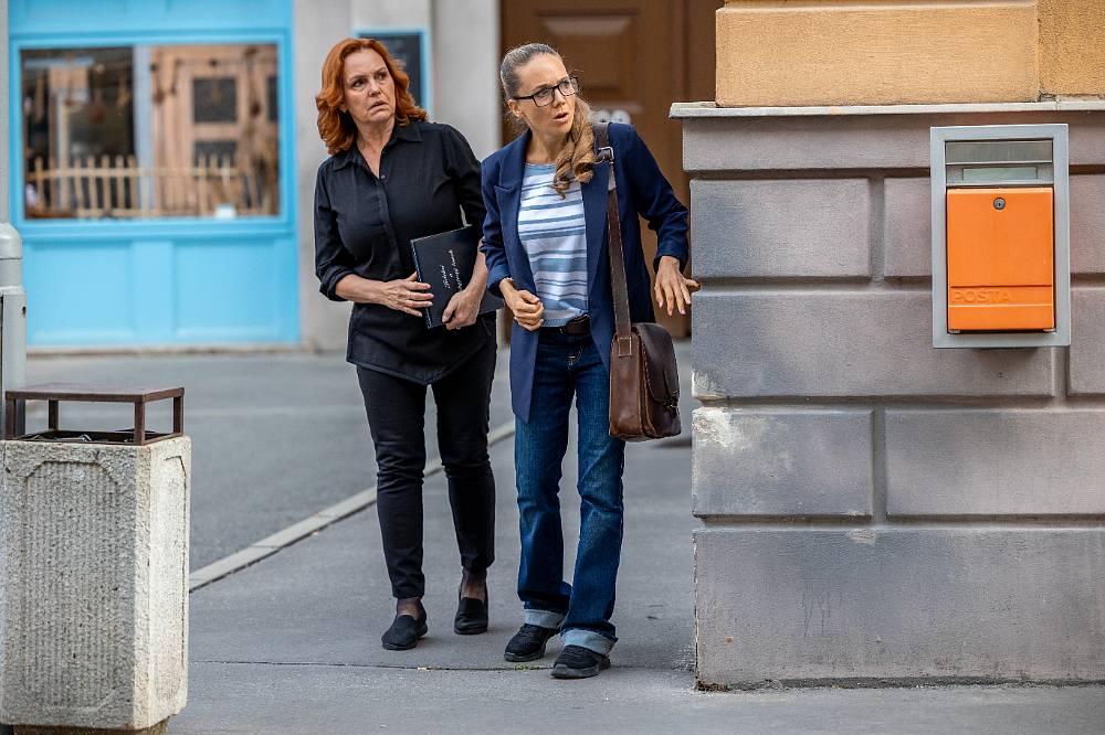 Ulice: rvačka před klubem