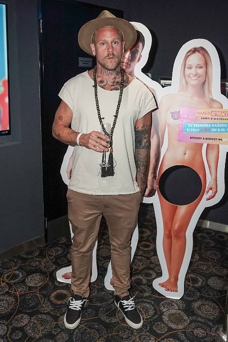 Babička by vytrhla kabel od televize i se zásuvkou. Naked Attraction otvírá náruč všem, kdo se chtějí ukazovat nazí