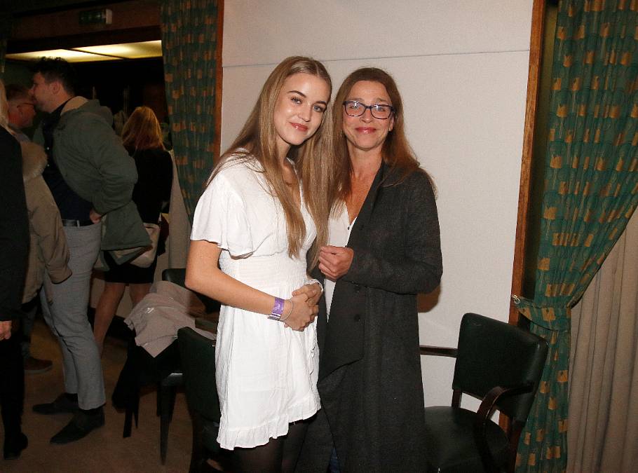 Nadějná mladá herečka Amelie Zedníčková je celá maminka