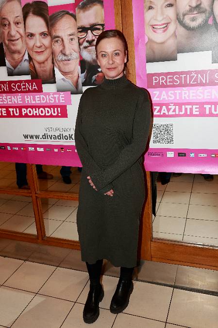 Hvězda seriálu Stíny v mlze měla manžela manipulátora. Ale teď je šťastná.
