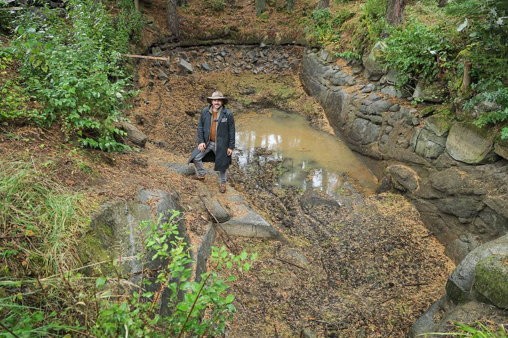 Plnit si sny může někdy znamenat pěknou dřinu, Vojta Kotek poradí, jak zapojit celou vesnici