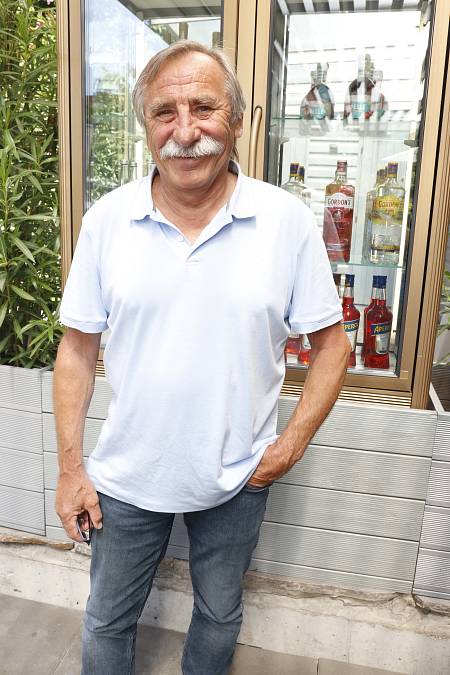 Důchod 10 tisíc, ale úsměv od ucha k uchu: Pavel Zedníček ví, jak žít naplno
