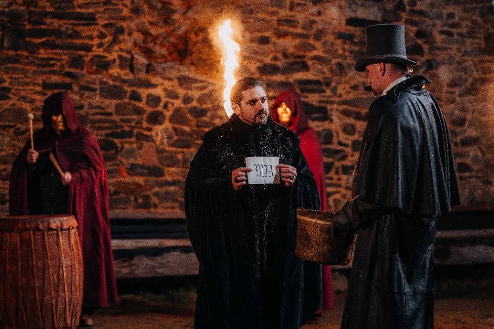 Zrádci: Mia neomylně míří do finále, soutěžící jí věří, štáb ji proklíná. Kvůli ní jeli bez spánku dva dny v kuse!