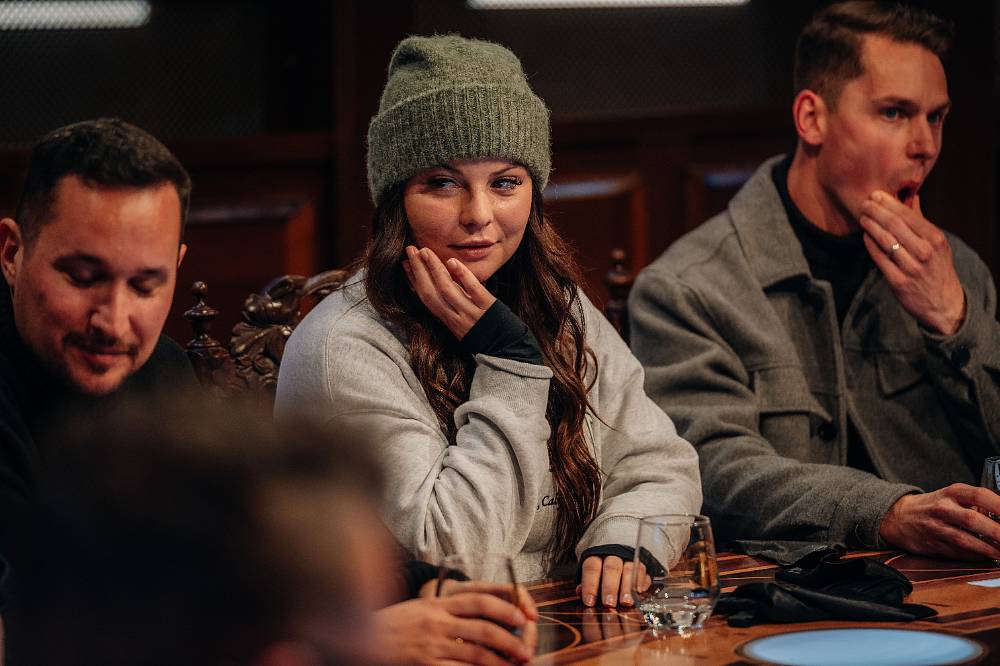 Zrádci: Mia neomylně míří do finále, soutěžící jí věří, štáb ji proklíná. Kvůli ní jeli bez spánku dva dny v kuse!