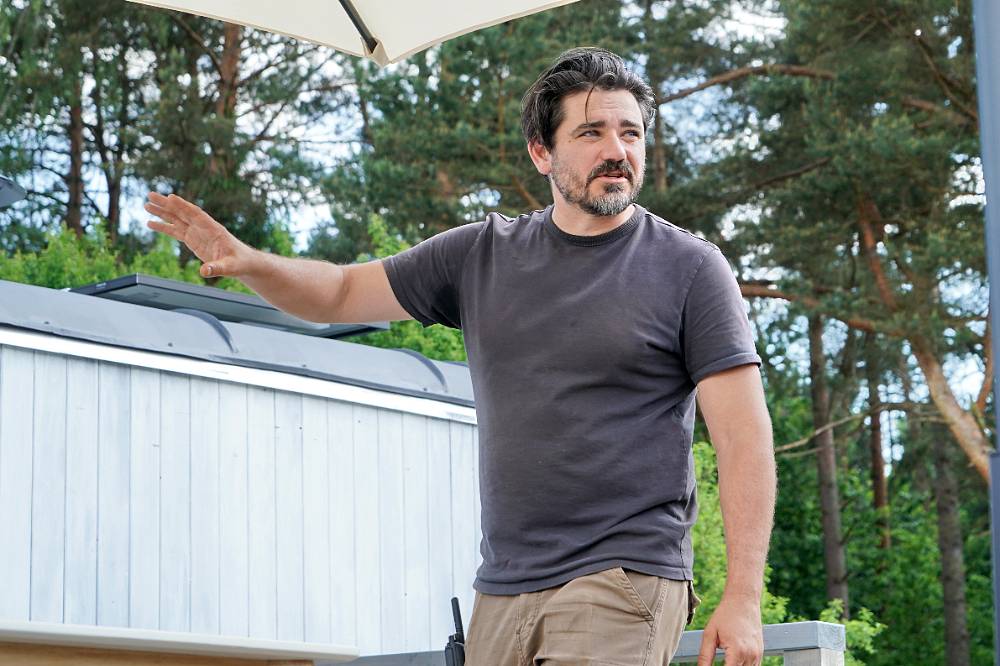 Akční hrdina bez scénáře: Vojta Kotek a jeho nejdrsnější role – farmář!