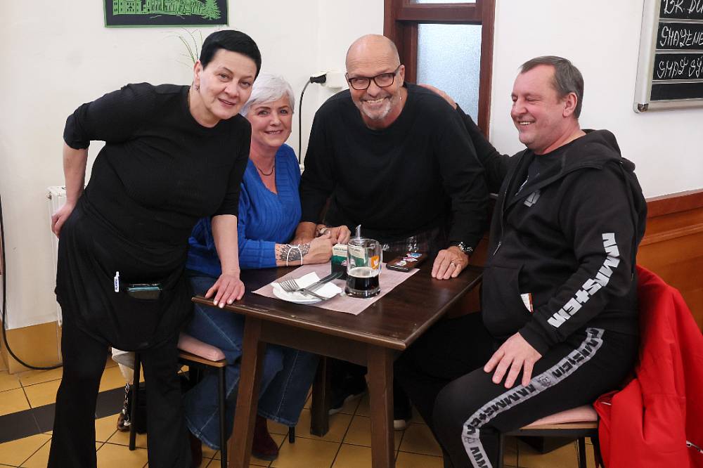 Ano, šéfe!: Nádražní hospoda se v péči šéfa musela potýkat hlavně s personálem