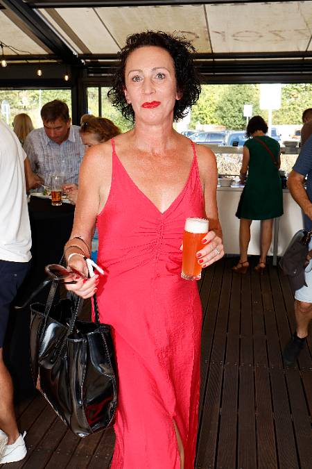 Kristýna Frejová žije naplno. Hraje, píše a občas si odskočí do tmy