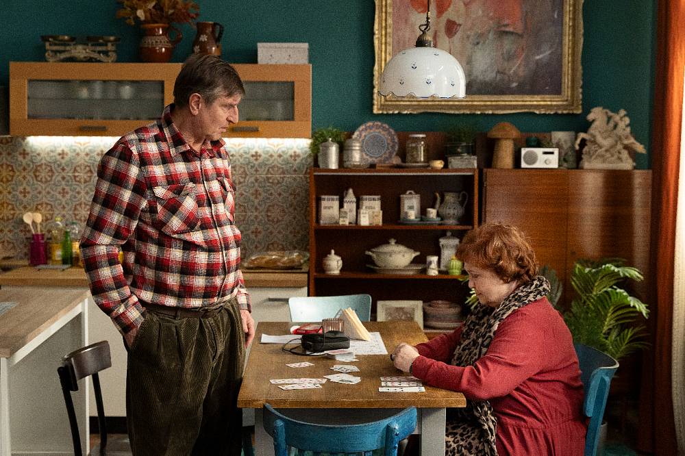 Polabí: Podvody, vášně a zrušené mše. Život na faře, na policejní stanici i v domě náčelníka se otřásá v základech