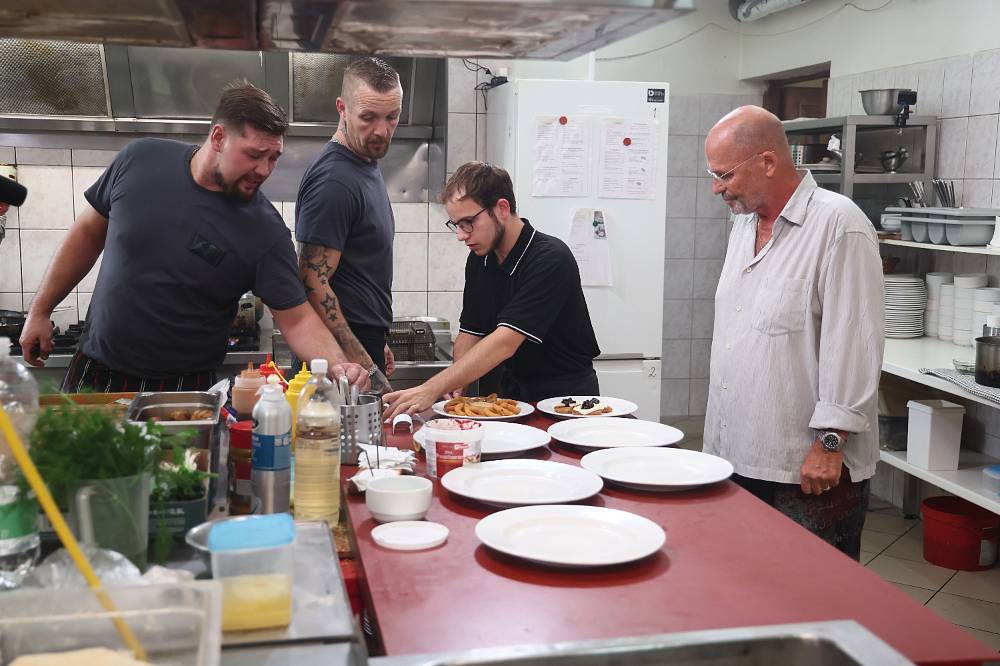 Ano, šéfe!: Nečekali ani jednu hvězdu a nakonec dostali dvě. Jak dnes bojují o hosty Ludvík s Janou