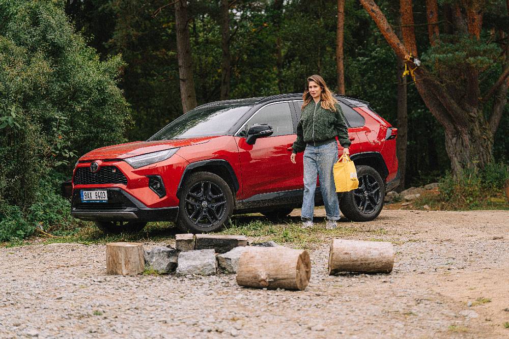 Farma Vojty Kotka: Velikonoce na venkově, stálý boj s vodou, noví obyvatelé farmy s hlavní vedoucí a nemotorný sedlák