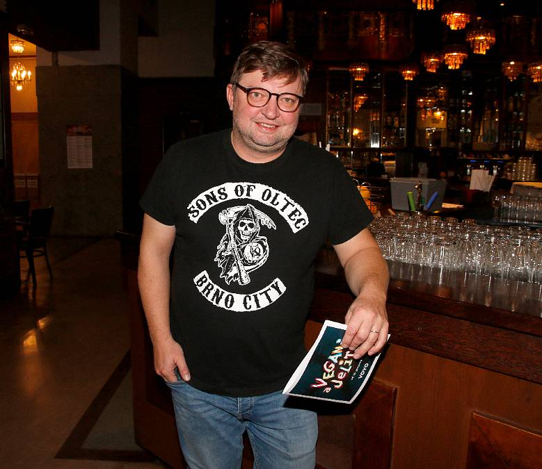 Eda ze seriálu Most! mohl být slavným fotbalistou a moc dobře ví, co je to vyhoření