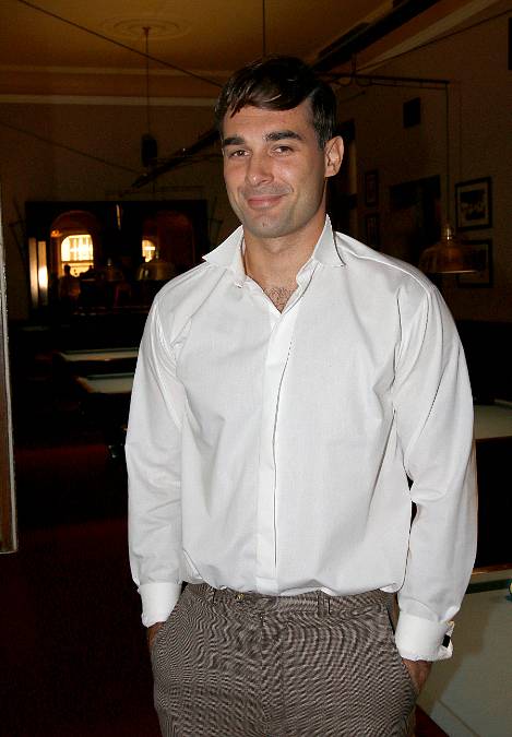 Kněz z Polabí Adam Vacula je rozvedený a v současné době randí s krásnou kuchařku