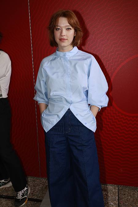 V seriálu Bratři a sestry se v rámci jedné filmové rodiny potkávají čtyři skvělé mladé herečky