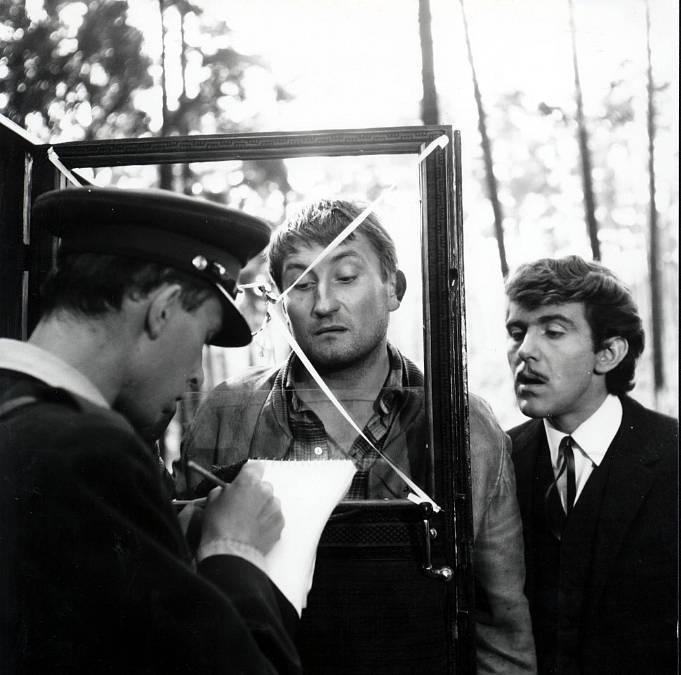 Svatba jako řemen: Pucholt naposledy v akci, svatba, vodka a podezření z „neslušného chování“