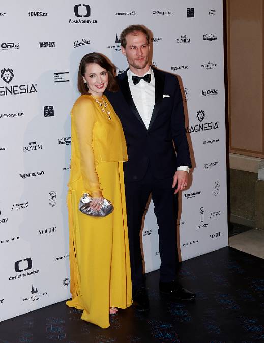 Manželka Aleše Bílíka je herečka, spisovatelka a mistryně ve slam poetry