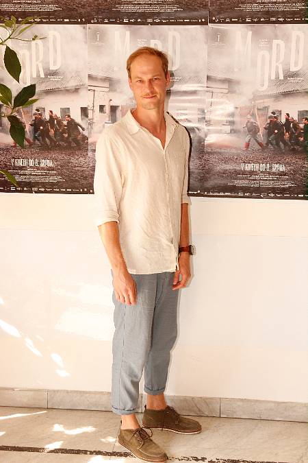 Manželka Aleše Bílíka je herečka, spisovatelka a mistryně ve slam poetry