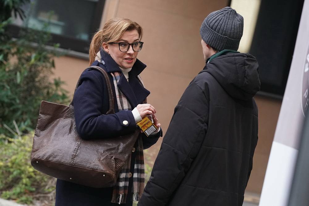 Mezi skalpelem a spravedlností: Drama doktora Harta v nové minisérii Noční operatér začíná