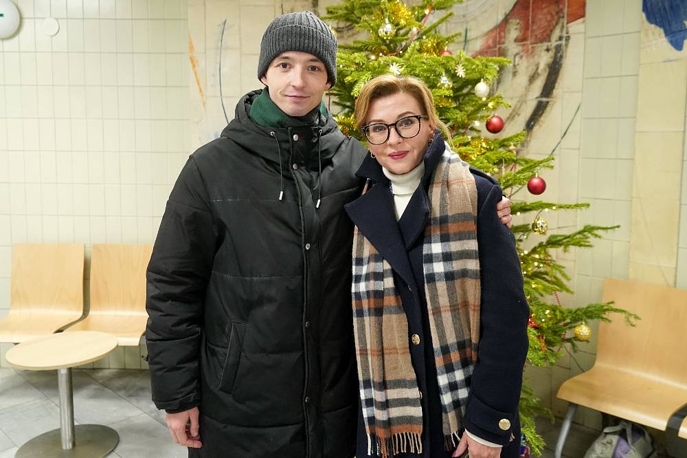 Mezi skalpelem a spravedlností: Drama doktora Harta v nové minisérii Noční operatér začíná