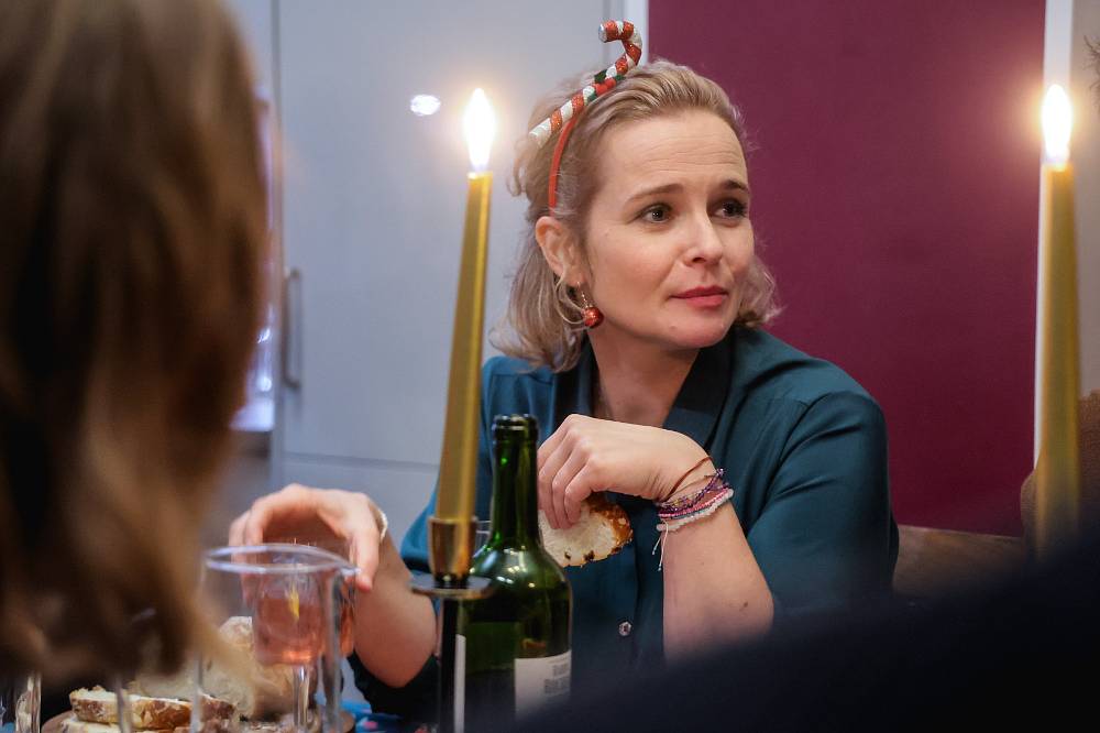 Mezi skalpelem a spravedlností: Drama doktora Harta v nové minisérii Noční operatér začíná