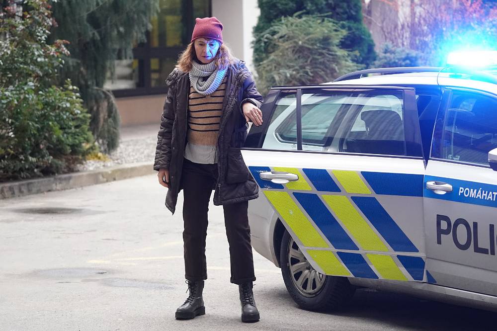 Mezi skalpelem a spravedlností: Drama doktora Harta v nové minisérii Noční operatér začíná