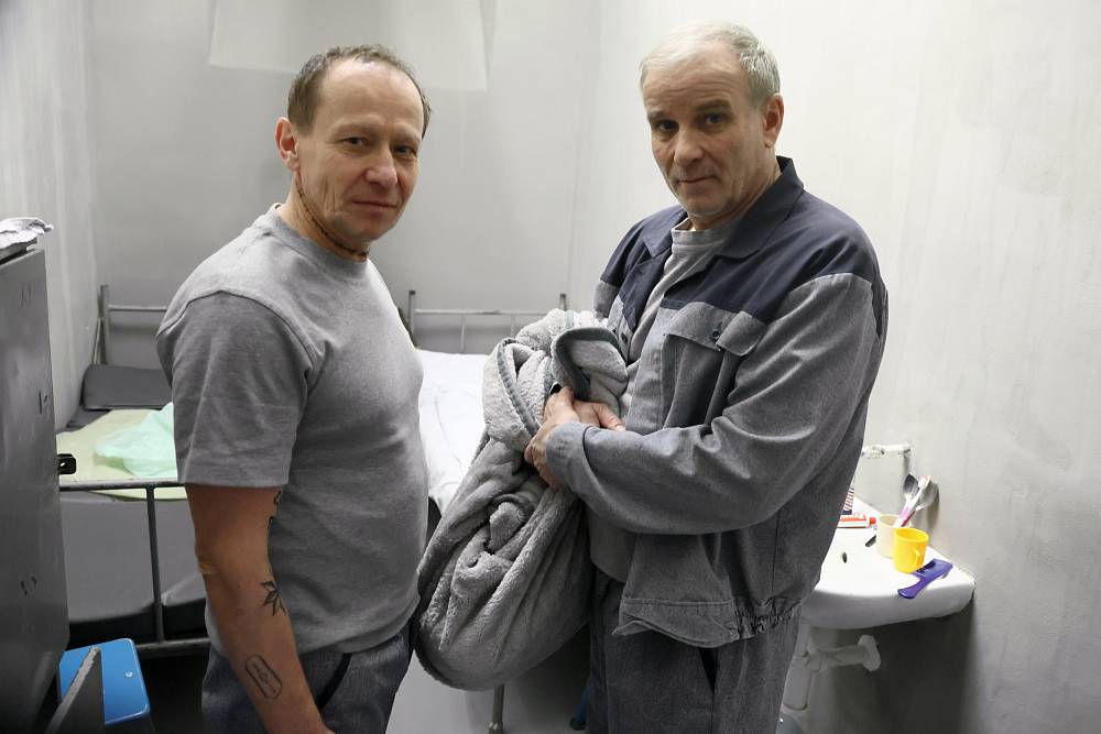 Mezi skalpelem a spravedlností: Drama doktora Harta v nové minisérii Noční operatér začíná