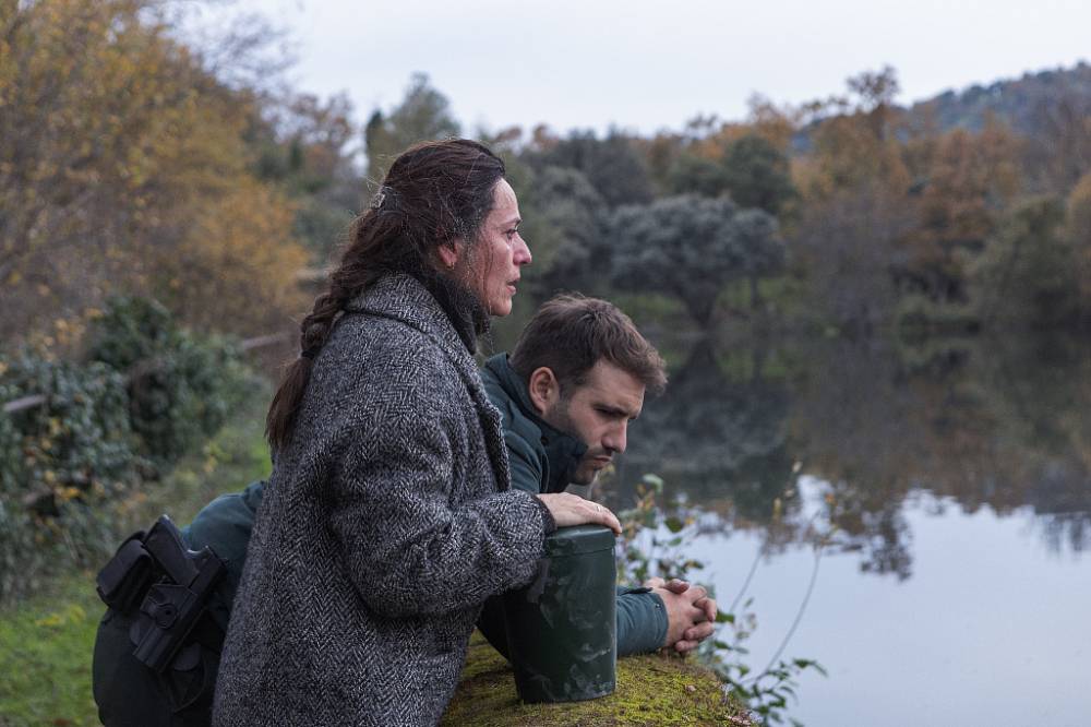 Ticho před úderem: Křišťálová kukačka na Netflixu rozkrývá tajemný svět, ze kterého není úniku